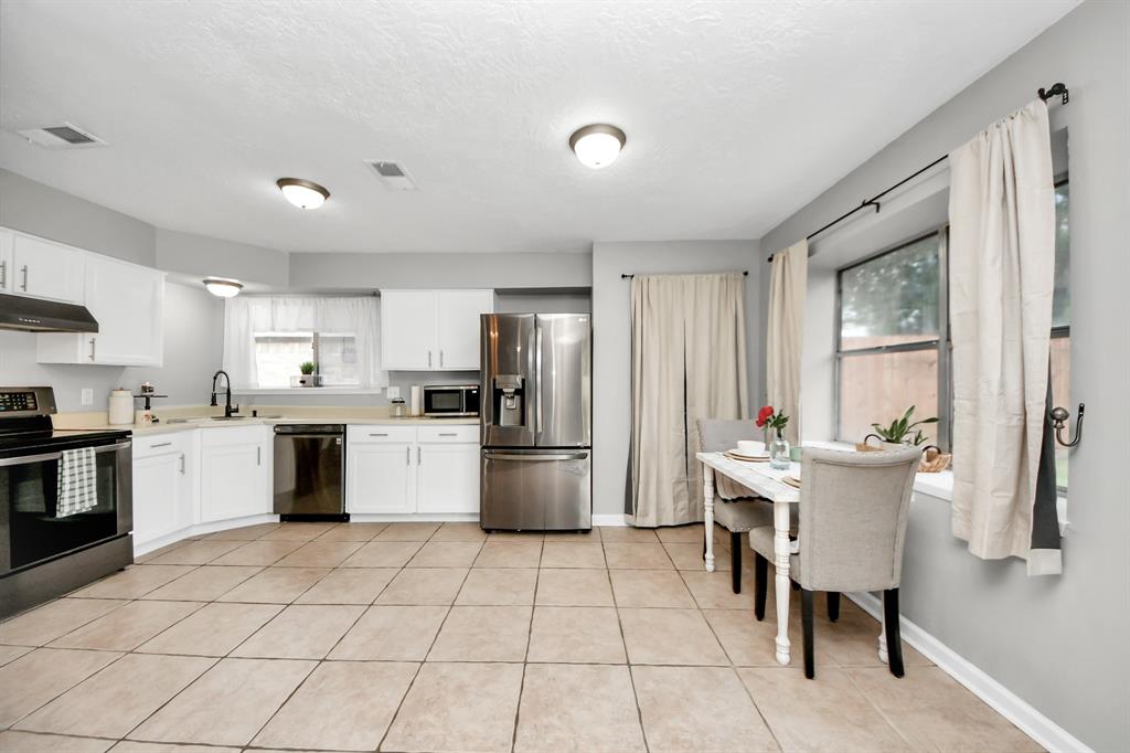 16926 Hummingbird Dr, Conroe, Texas image 13