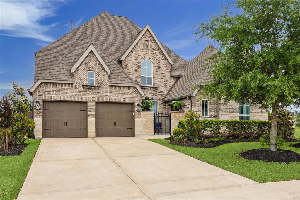 3115 Cactus Grove Lane, Pearland, Texas image 2