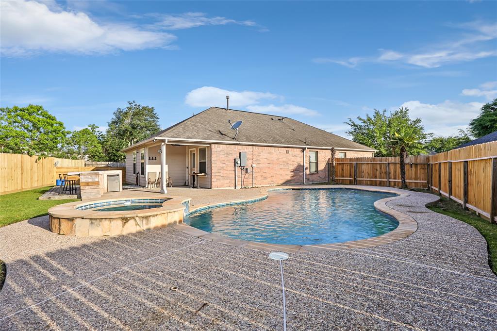 2701 Sandberry Drive, Kingwood, Texas image 4