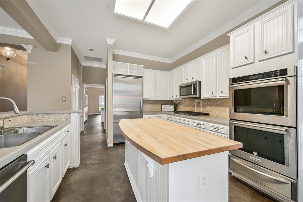 1411 Buttonwood Drive, Friendswood, Texas image 14