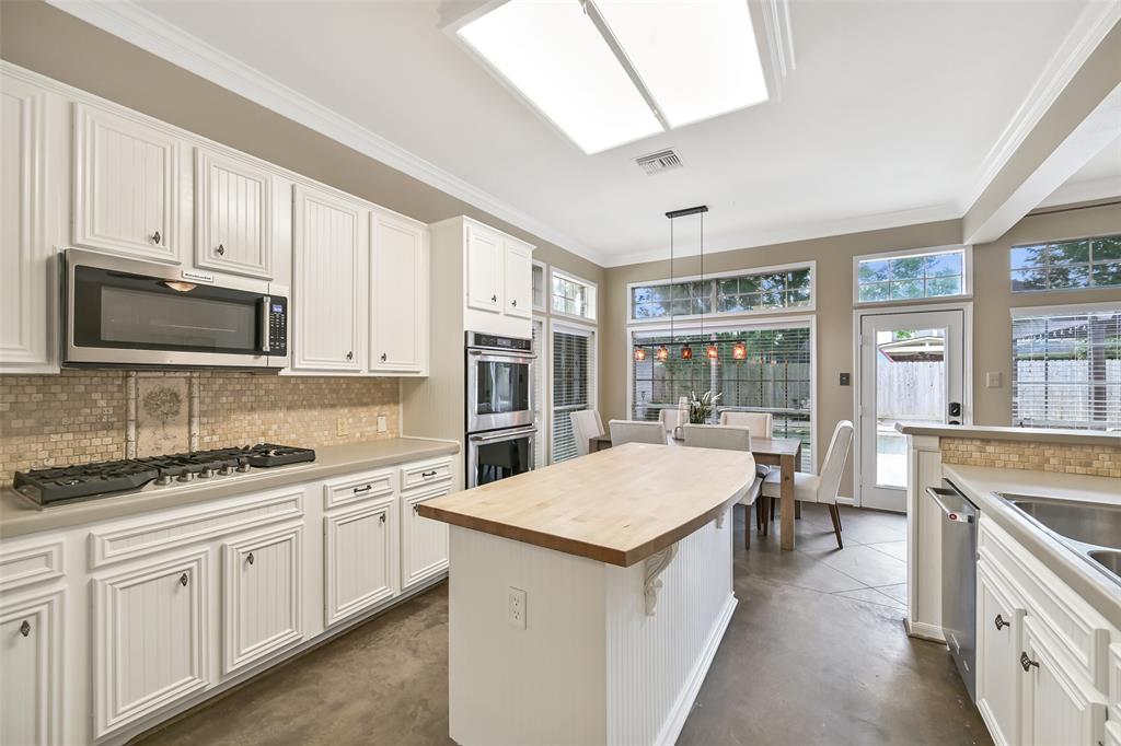 1411 Buttonwood Drive, Friendswood, Texas image 15