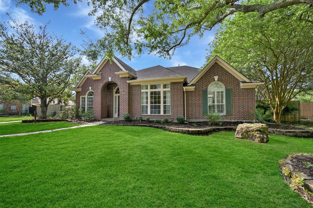 1411 Buttonwood Drive, Friendswood, Texas image 2