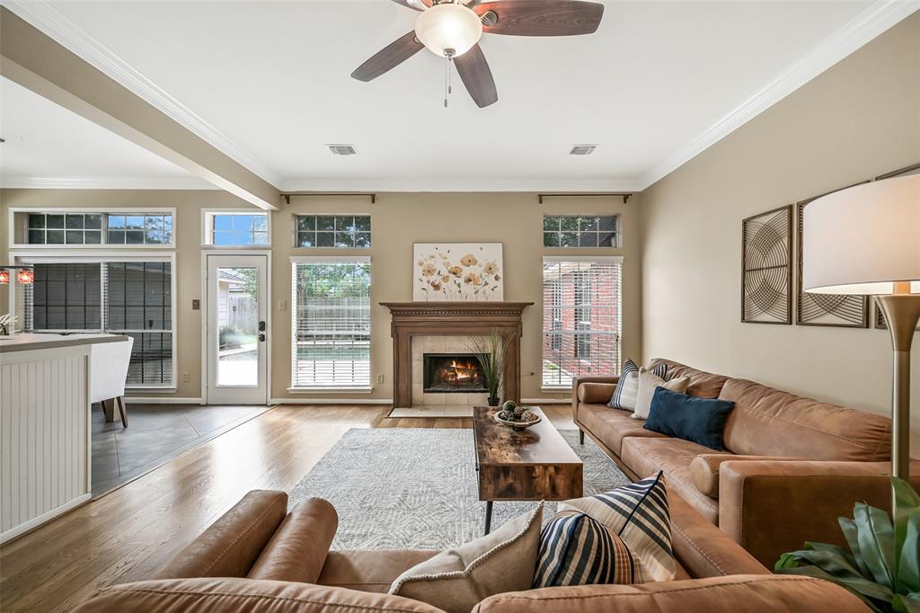 1411 Buttonwood Drive, Friendswood, Texas image 11