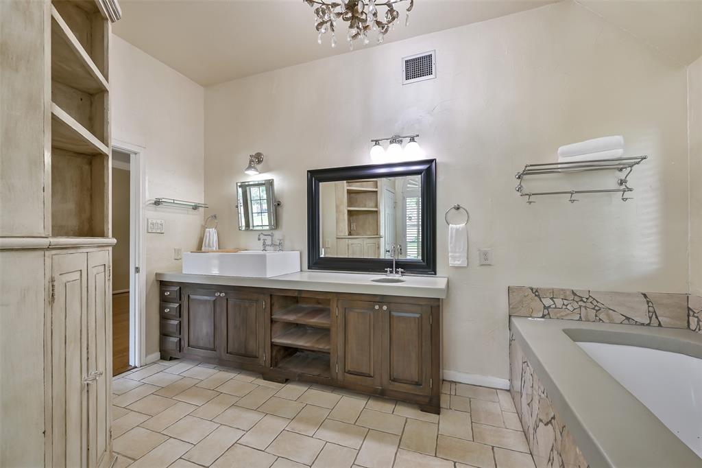 1411 Buttonwood Drive, Friendswood, Texas image 25