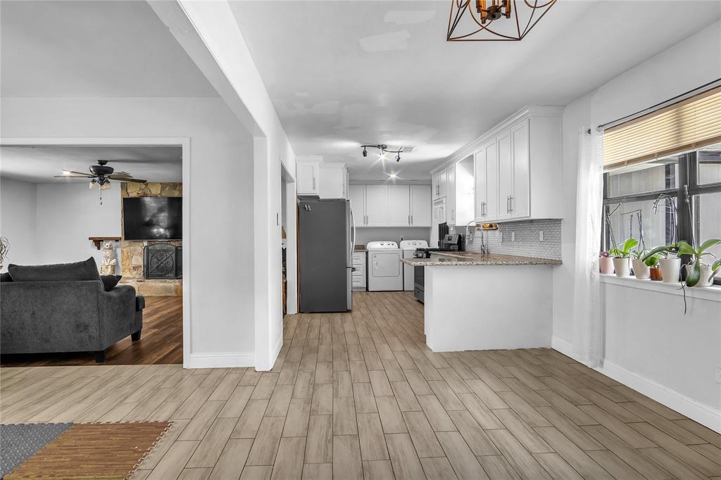 1103 Glenmore Drive