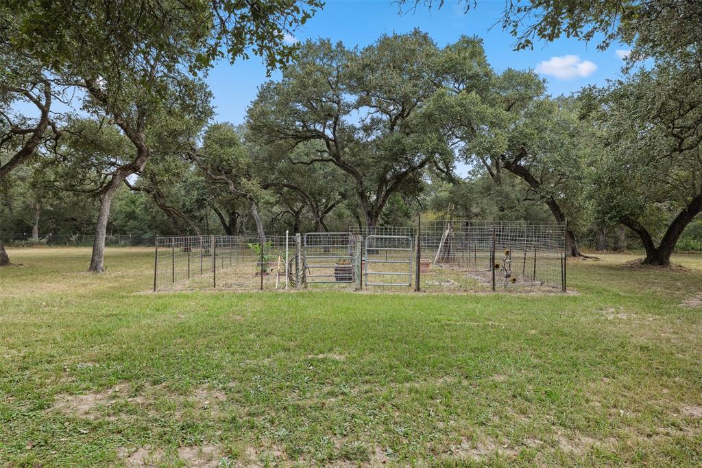 1874 County Road 151 Rd, Columbus, Texas image 35