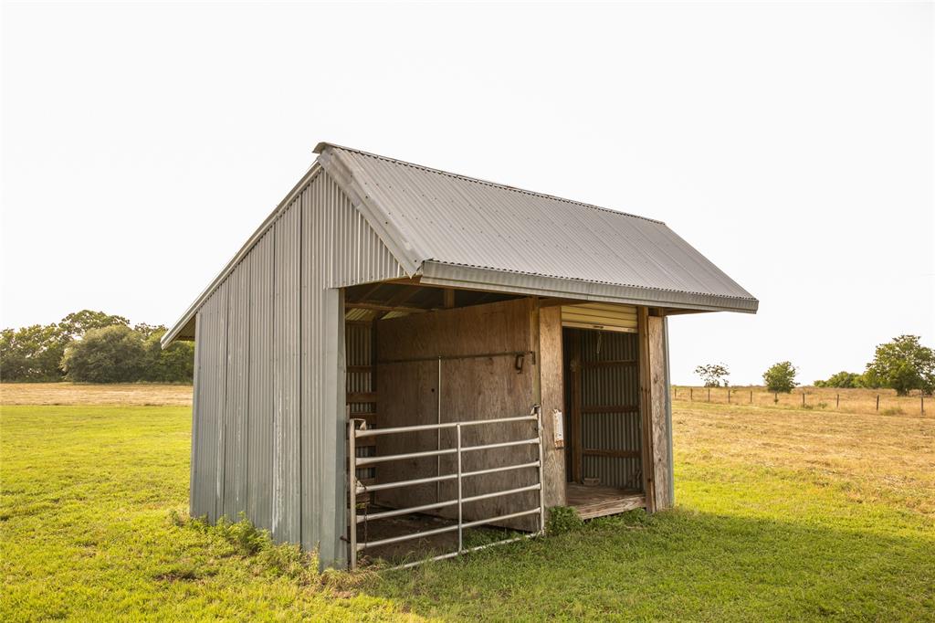 2300 Mcnelly Lane, Burton, Texas image 6
