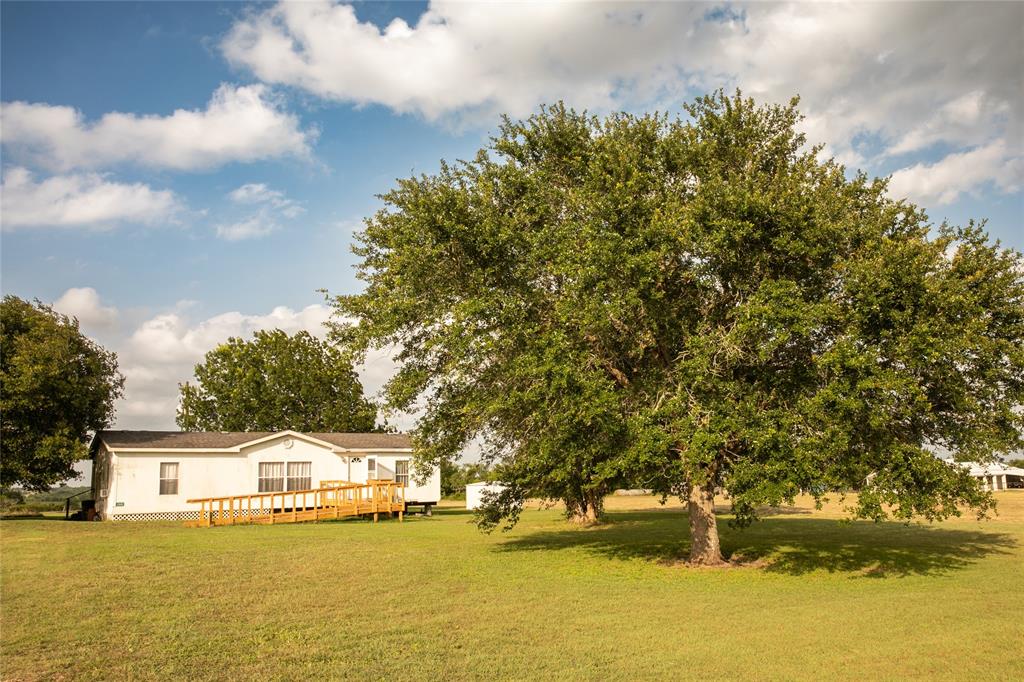 2300 Mcnelly Lane, Burton, Texas image 7
