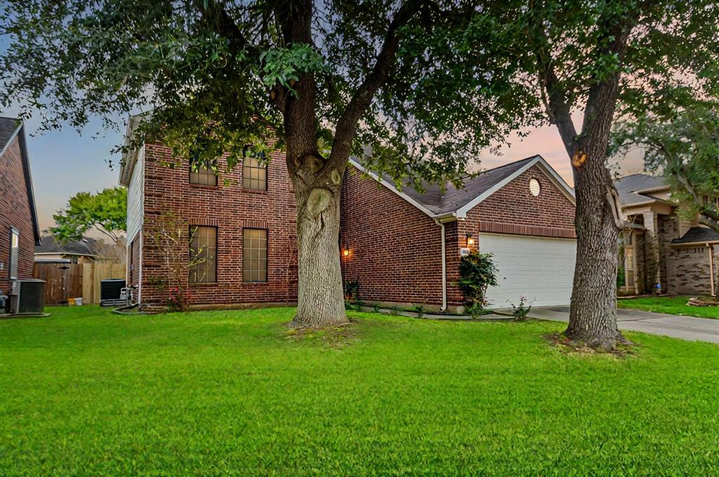 6818 Trimstone Drive, Pasadena, Texas image 2