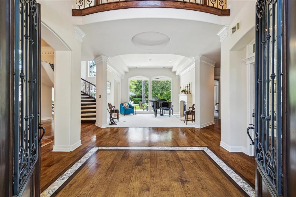 22 Greenway View Trail, Kingwood, Texas image 8