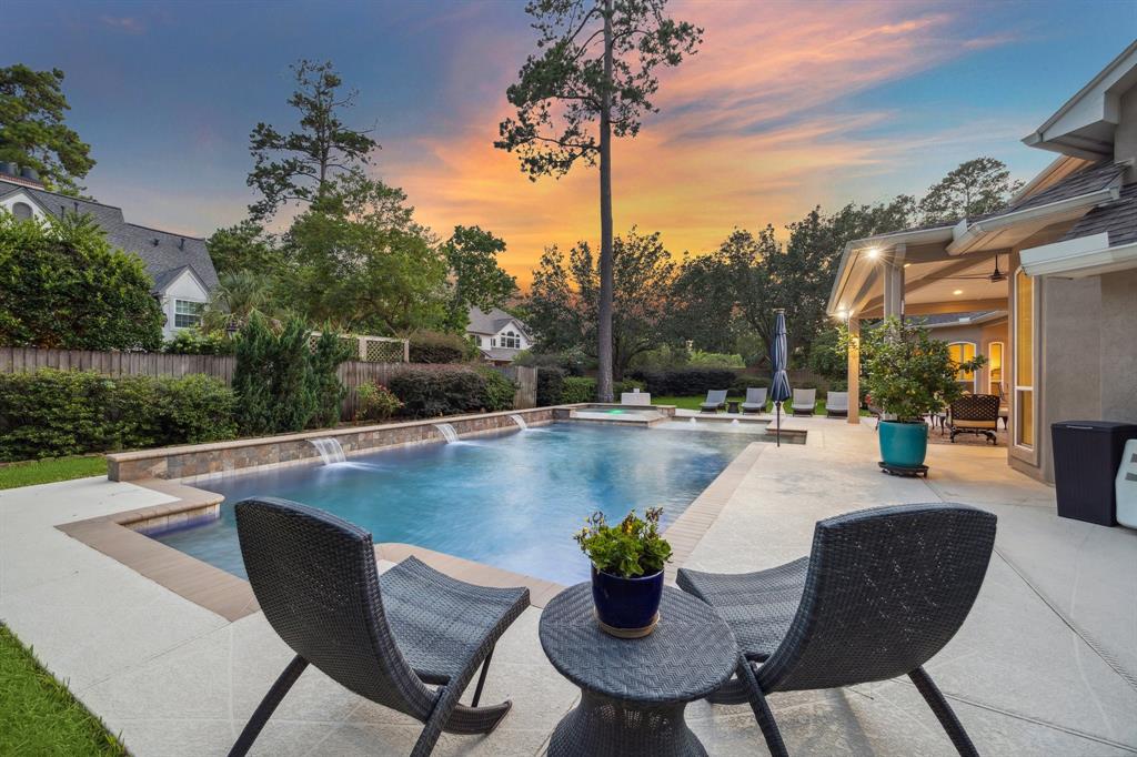 22 Greenway View Trail, Kingwood, Texas image 6