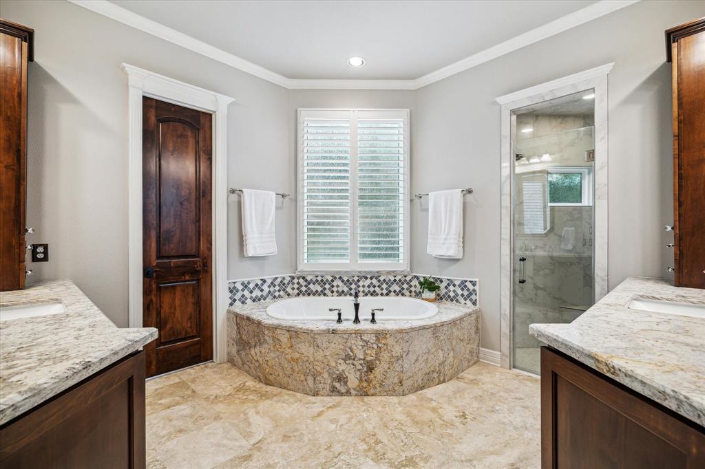22 Greenway View Trail, Kingwood, Texas image 13
