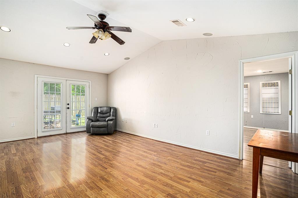 622 Seminole Drive, Kemah, Texas image 9
