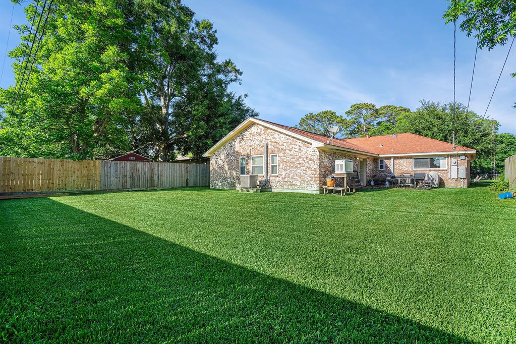 622 Seminole Drive, Kemah, Texas image 23