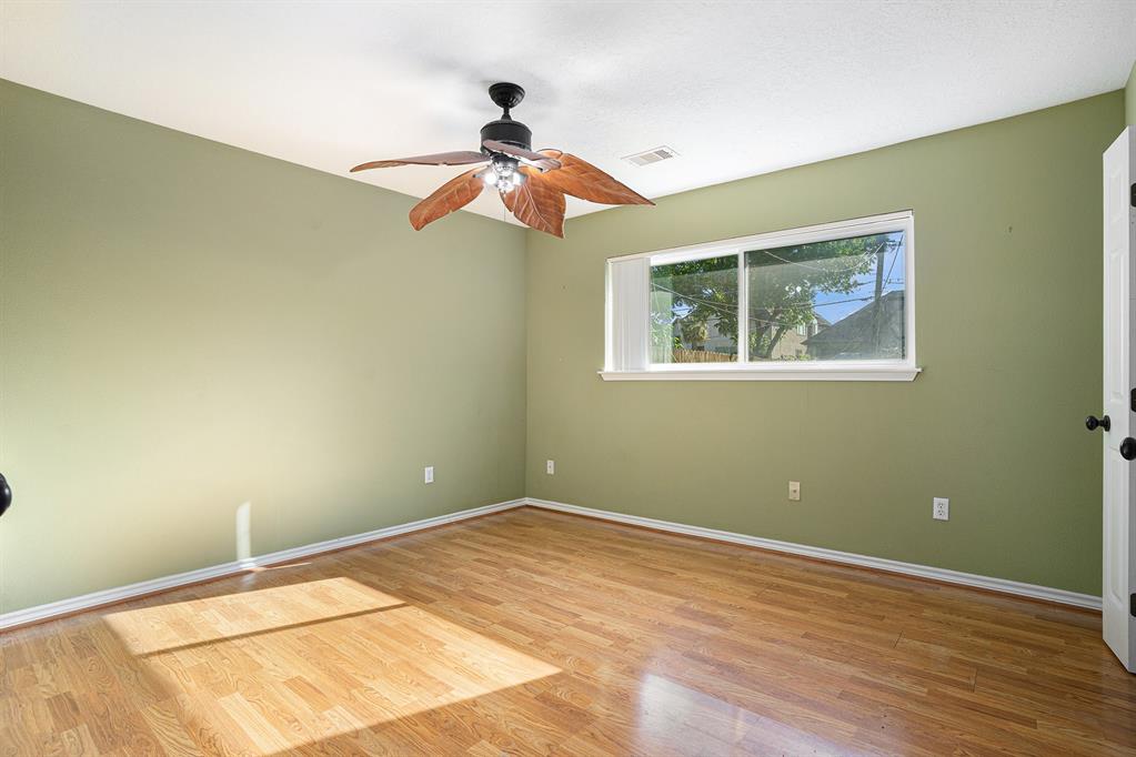 622 Seminole Drive, Kemah, Texas image 16