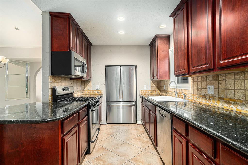 622 Seminole Drive, Kemah, Texas image 7