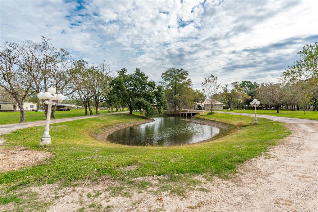 1625 County Road 284, Alvin, Texas image 3