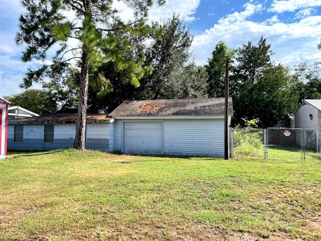 1008 Prairie Street, Columbus, Texas image 32