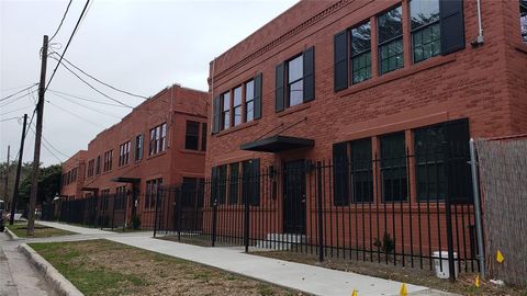 Photo of 6819 Avenue C #A, Houston, TX 77011 (MLS # 36914688) Photo of 6819 Avenue C #A, Houston, TX 77011 (MLS # 36914688)