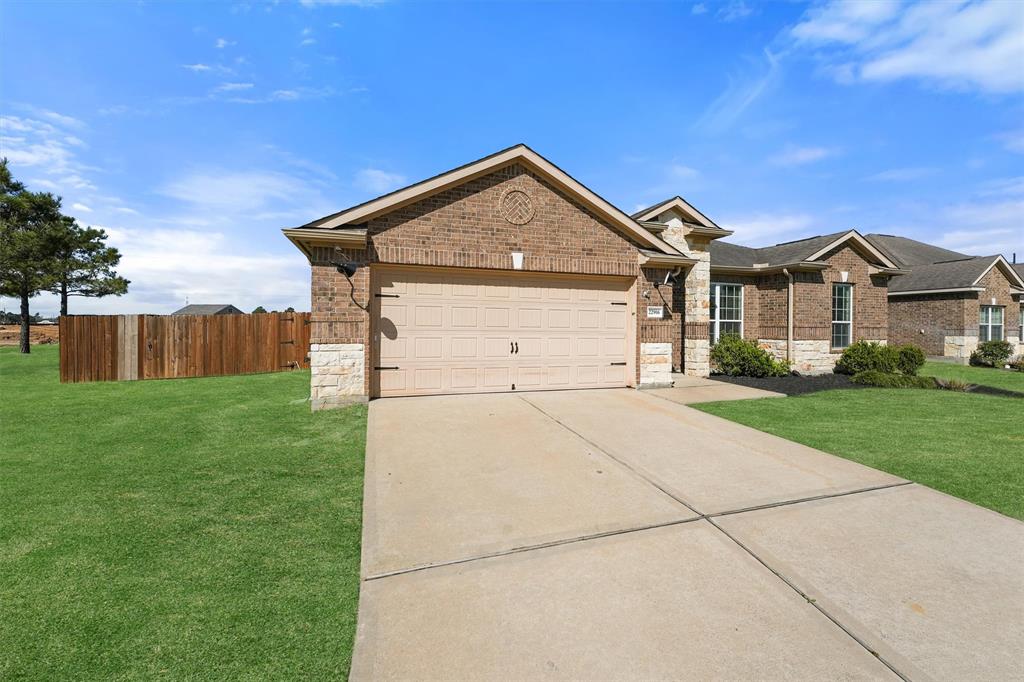 22906 Gentle Shadow Drive, Hockley, Texas image 3