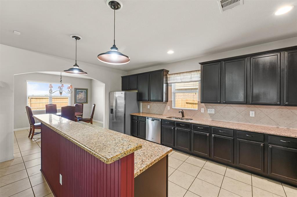 22906 Gentle Shadow Drive, Hockley, Texas image 9