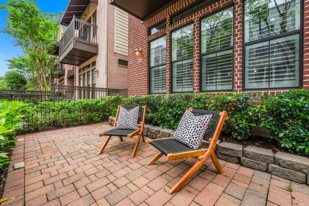 26 Riva Row, The Woodlands, Texas image 4