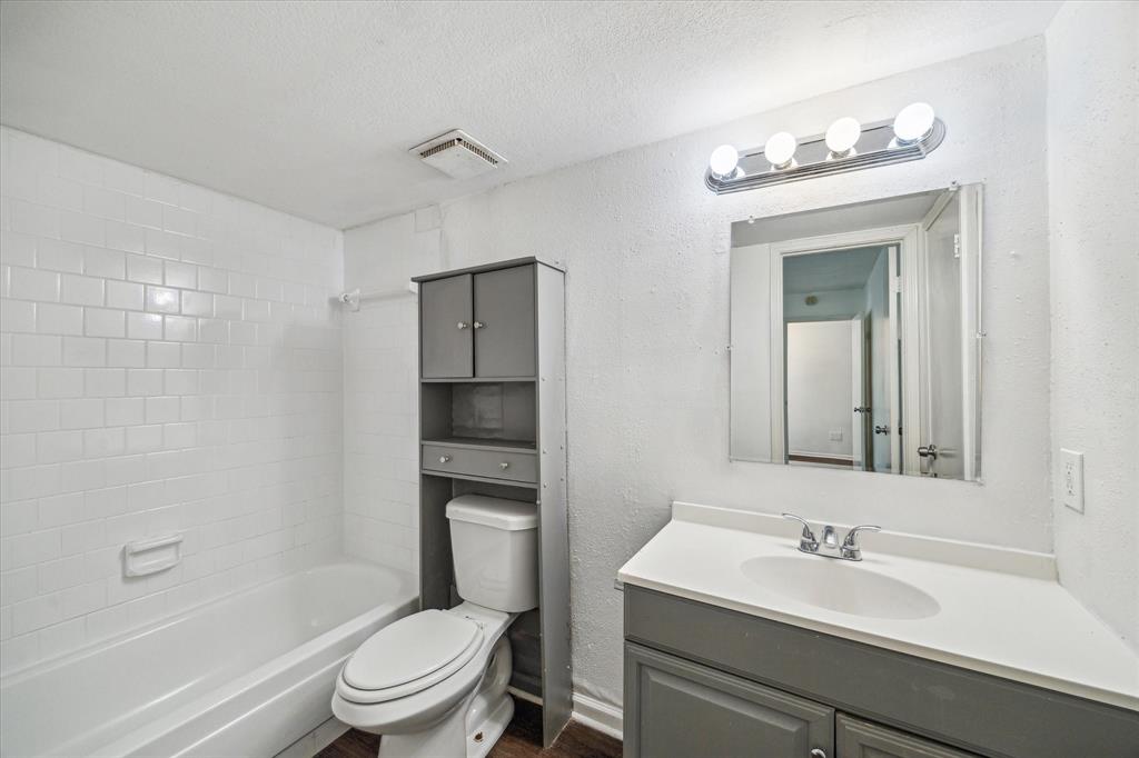 5779 Easthampton Drive #C, Houston, Texas image 12
