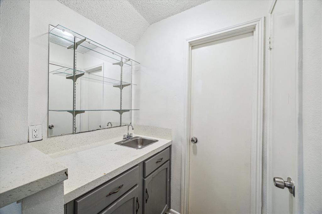 5779 Easthampton Drive #C, Houston, Texas image 9