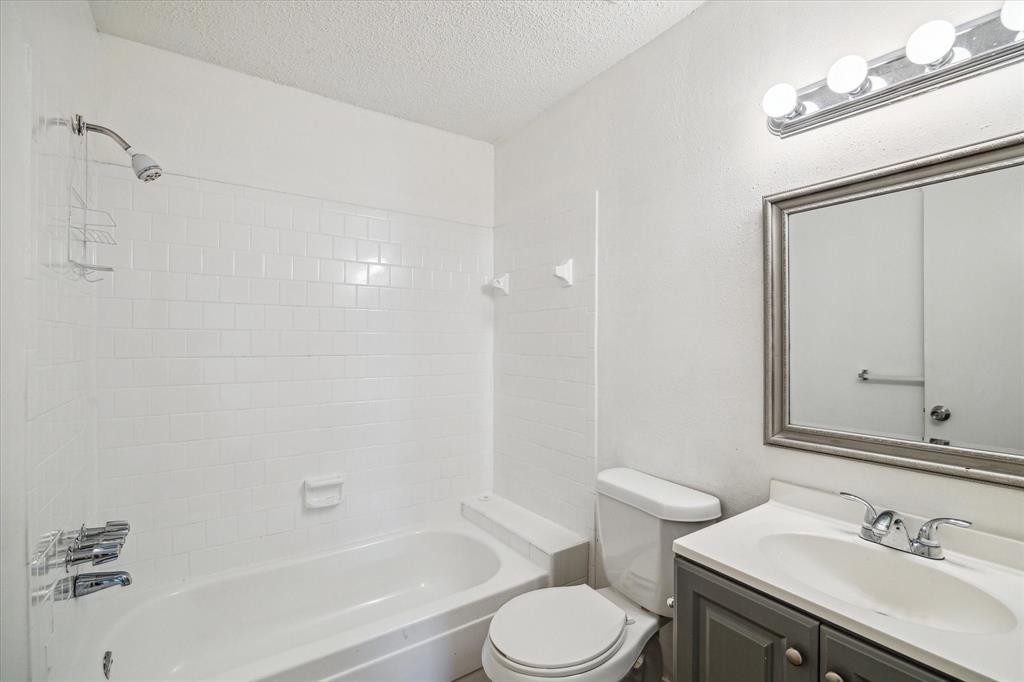 5779 Easthampton Drive #C, Houston, Texas image 15