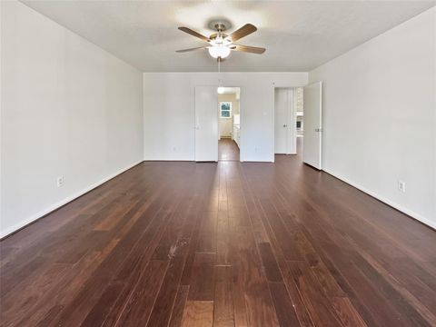Single Family Residence in Houston TX 14618 Sunny Grove Drive 4.jpg
