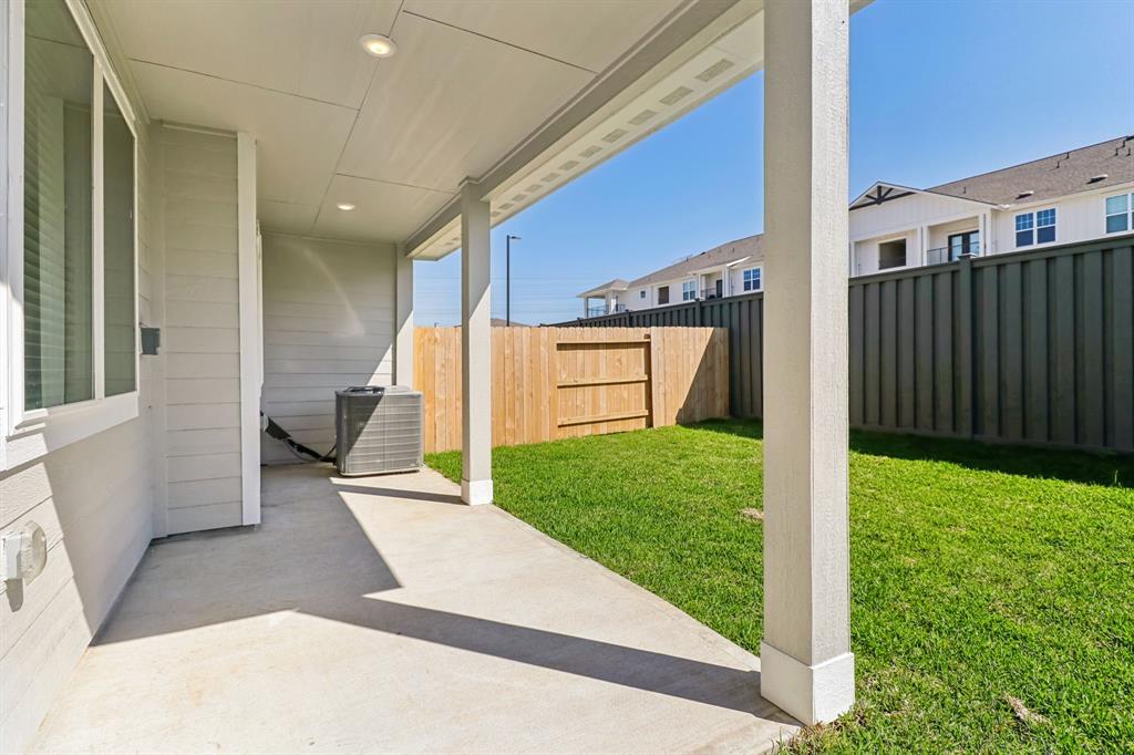 558 Avisa Drive, Kemah, Texas image 30