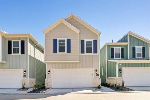 558 Avisa Drive Kemah TX 77565