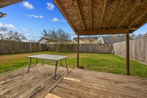 A home in Bacliff