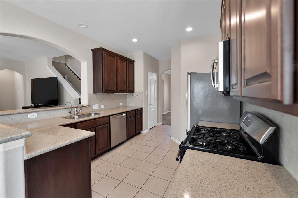 10026 Chase Court, Baytown, Texas image 12
