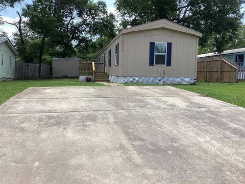 Photo of 10030 Cedar Landing Subdivision Dr, Baytown, TX 77521 (MLS # 44644468)