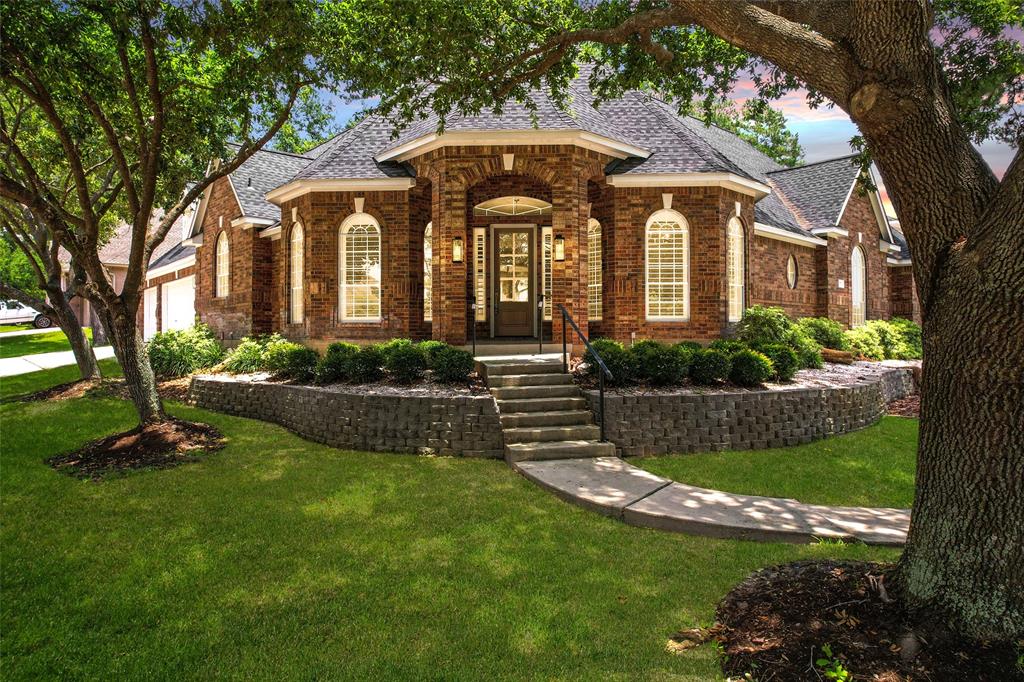 7 Wycliffe Drive