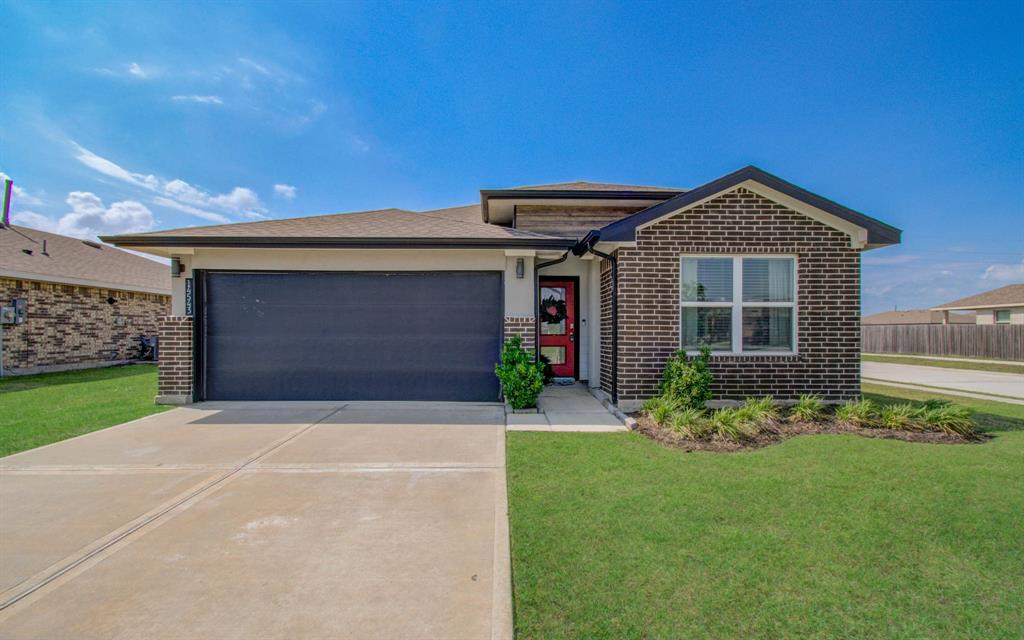 14543 Rain Tree Drive, Baytown, Texas image 1