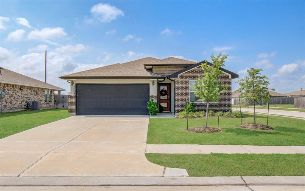 14543 Rain Tree Drive, Baytown, Texas image 4