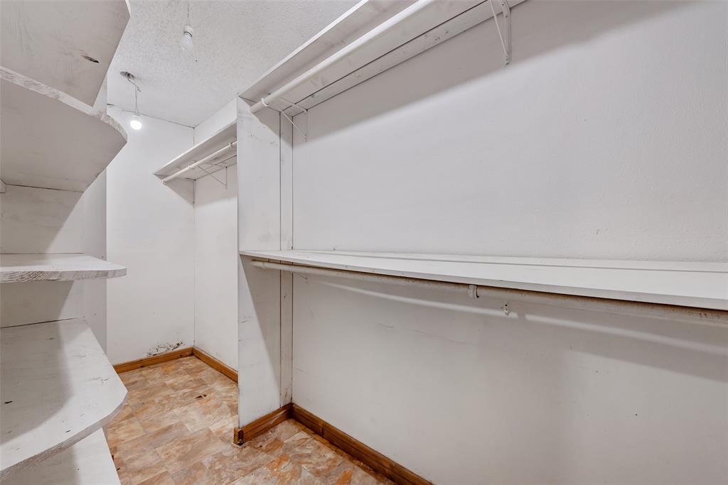 907 Ammons Street, Houston, Texas image 22