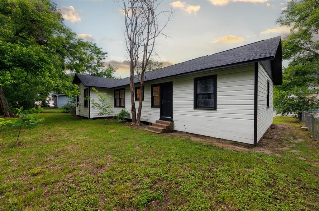 208 W Jefferson Street, Trinity, Texas image 15