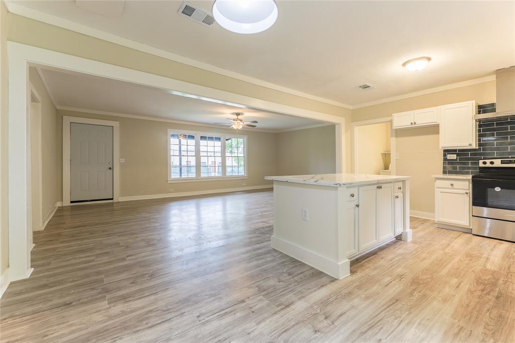 208 W Jefferson Street, Trinity, Texas image 5