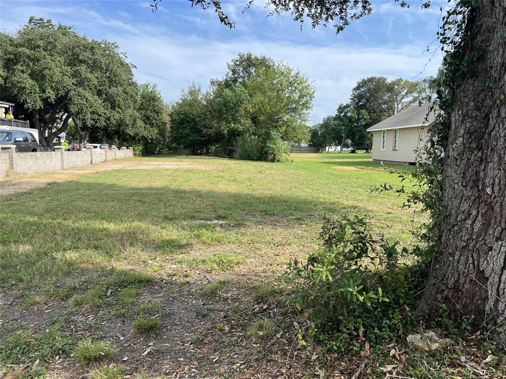 7234 Terrell Street, Groves, Texas image 4