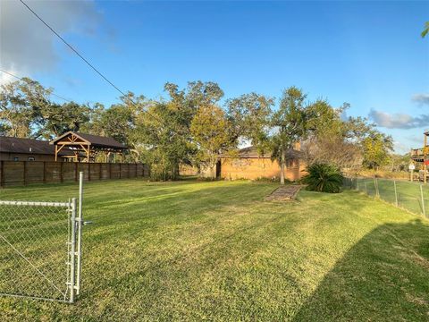 A home in Brazoria