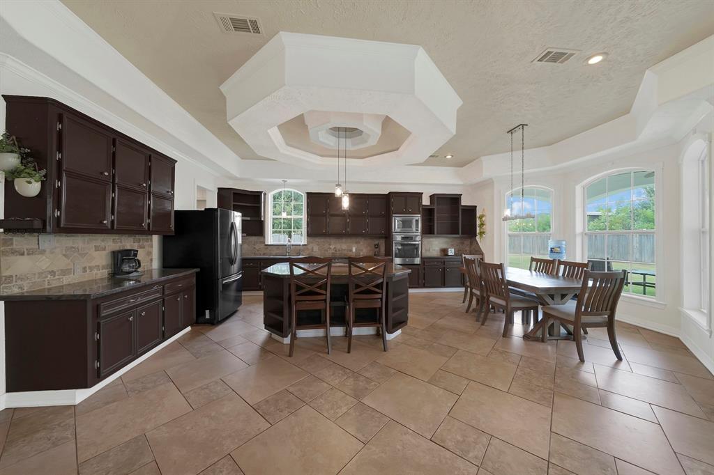 1374 N Battlebell Road, Highlands, Texas image 4