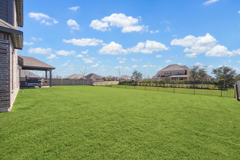 2718 Emerald Pines Lane, Iowa Colony, Texas image 28