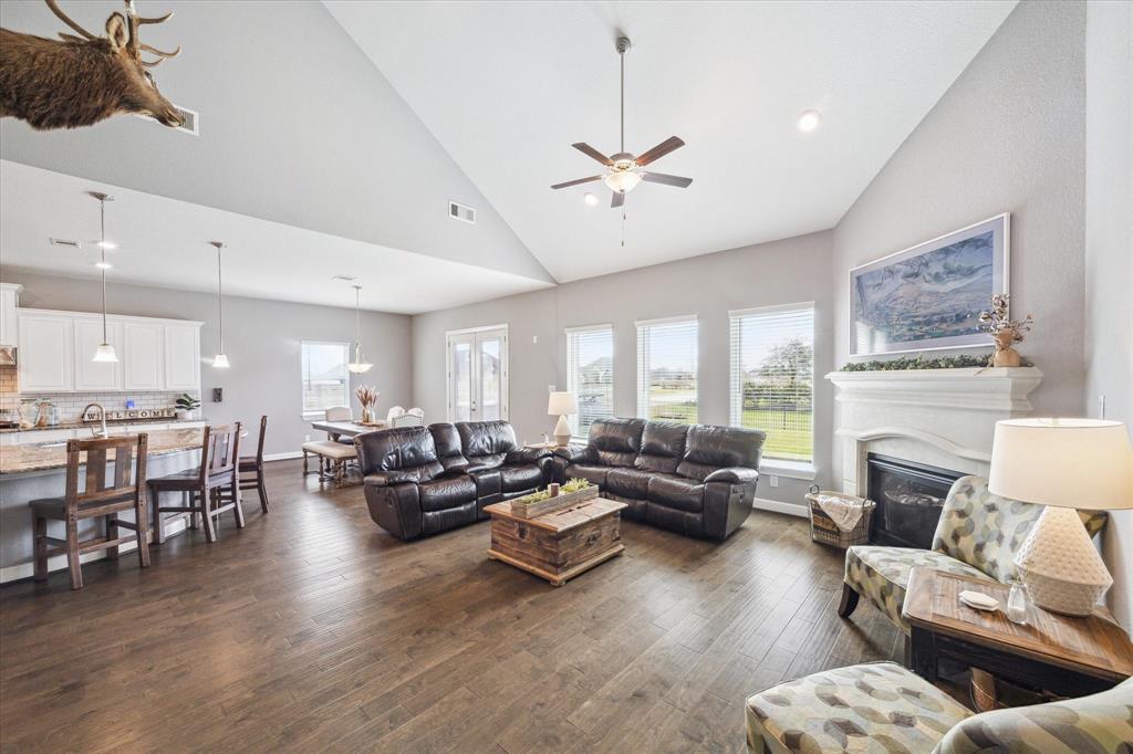 2718 Emerald Pines Lane, Iowa Colony, Texas image 14