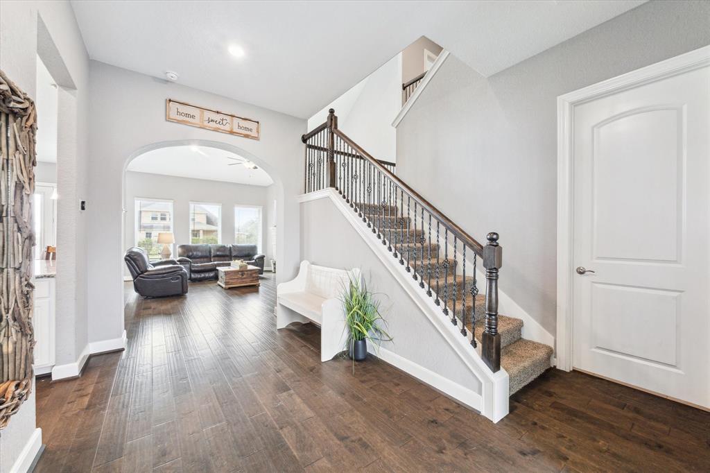 2718 Emerald Pines Lane, Iowa Colony, Texas image 3