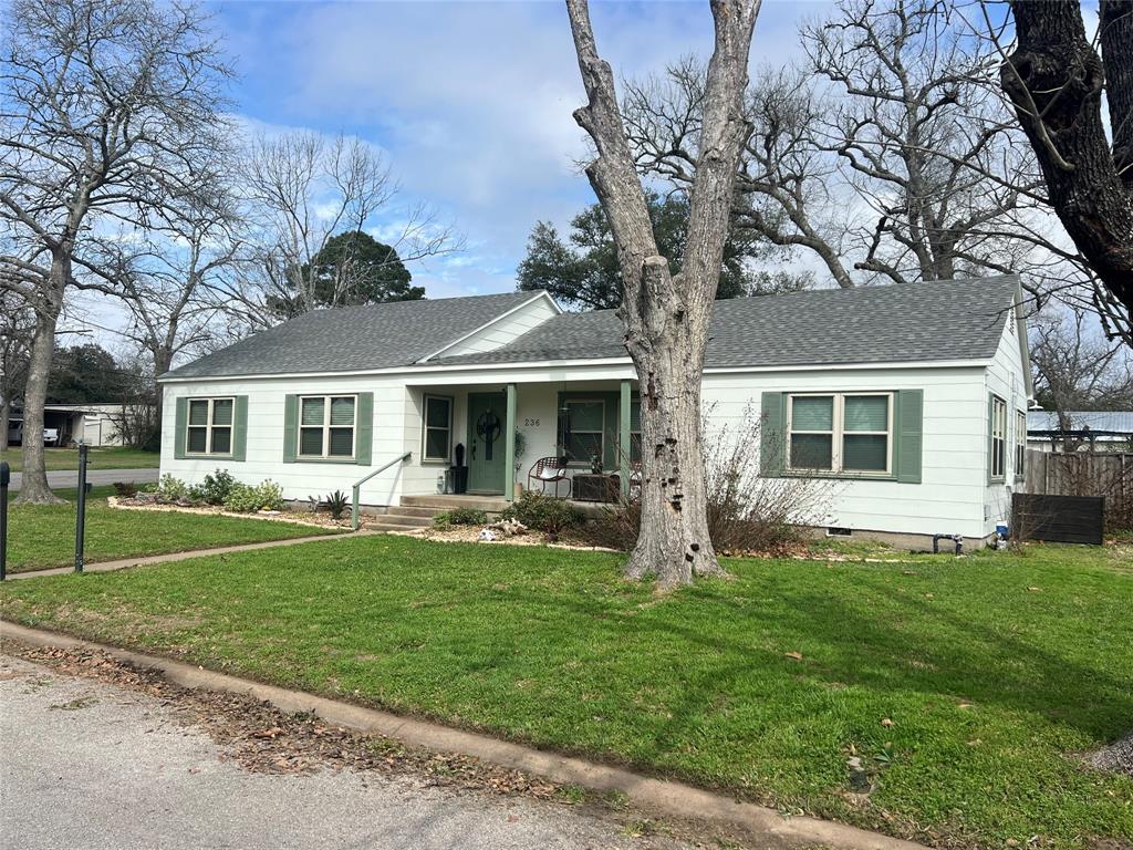 236 W Glenn Street, Bellville, Texas image 13