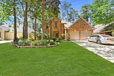 Single Family Residence in Conroe TX 23 Orchid Grove Place.jpg