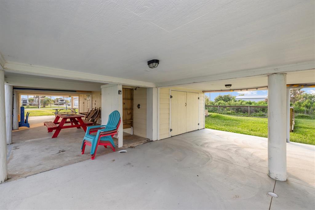 1120 N Monkhouse Drive, Crystal Beach, Texas image 17